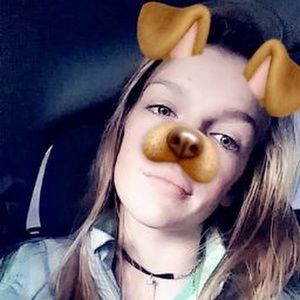 Meet your Posher, Becca